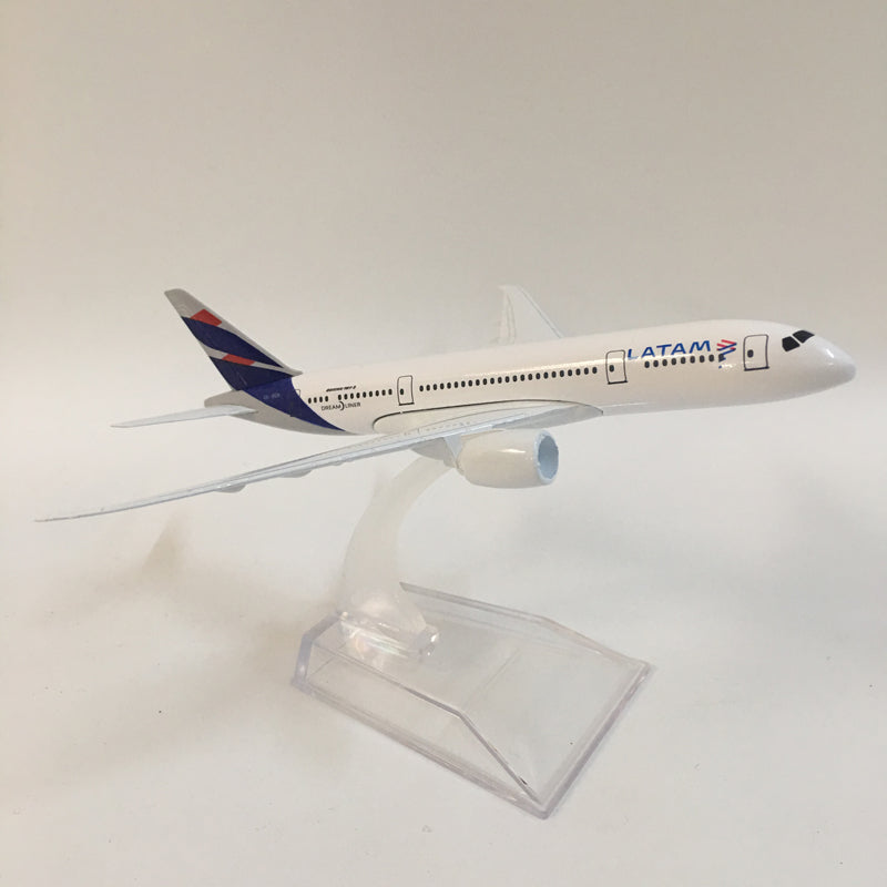 LATAM Boeing 787 Aircraft Model Diecast Metal Airplanes 1:400 Plane Toy Gift AV8R