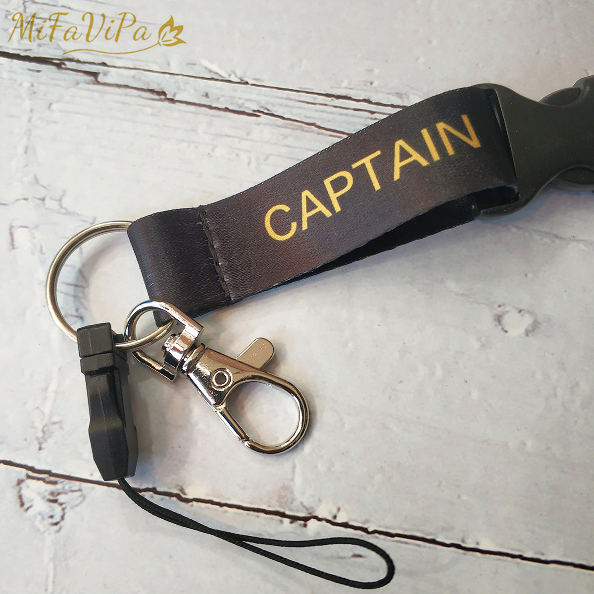 2 PCS Captain Chaveiro Fashion Trinket Neck Strap Keychain AV8R